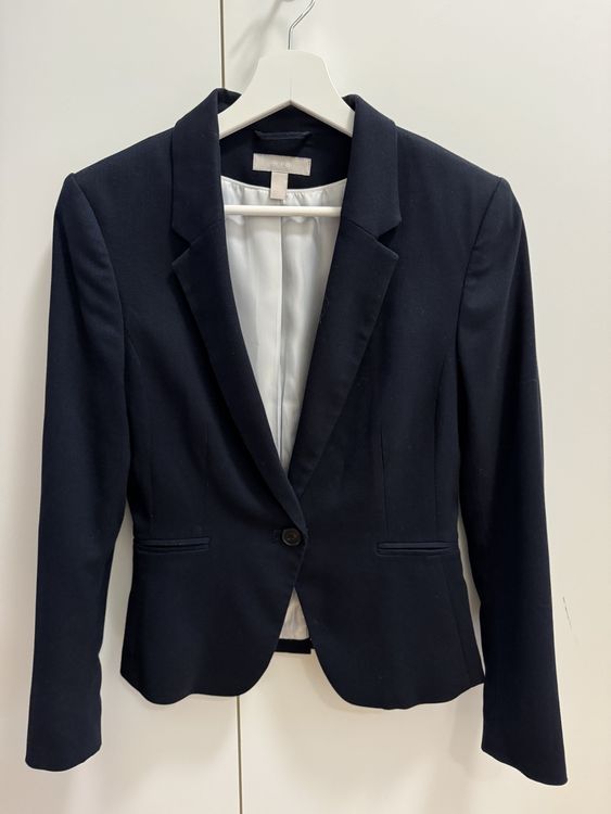 H&M Ensembles & Tailleurs: H&M Blazer Gr. 36 Dunkelblau Top Zustand Elegant – D'occasion à Schlieren par itsquality