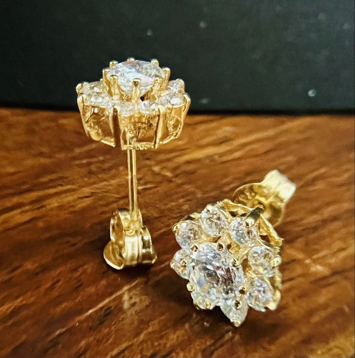 Ohrringe & -stecker: Gold 18k Ohrsteckers – Neu (gemäss Beschreibung) aus Muri b. Bern von Janvonka