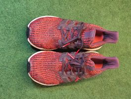 Adidas Ultra Boost Rouge et Très bon État