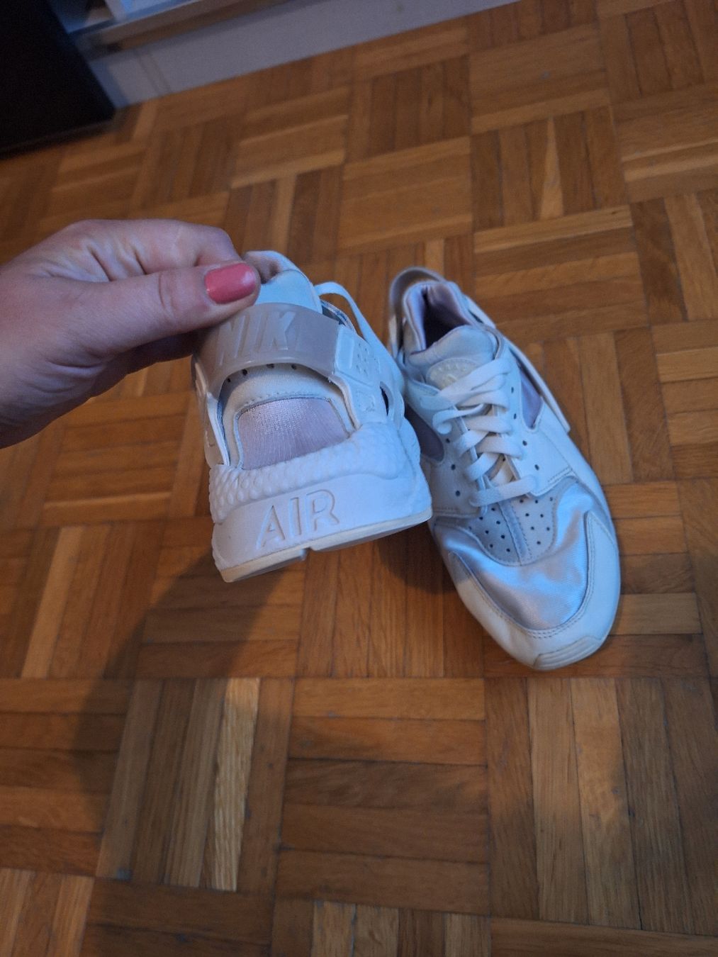 Nike Scarpe da donna: Nike Huarache Gr. 41 enspricht 38m5 oder 39 Sneaker, Damensc – Usato da Adlikon b.Regensdf venduto da che_xxb9 2