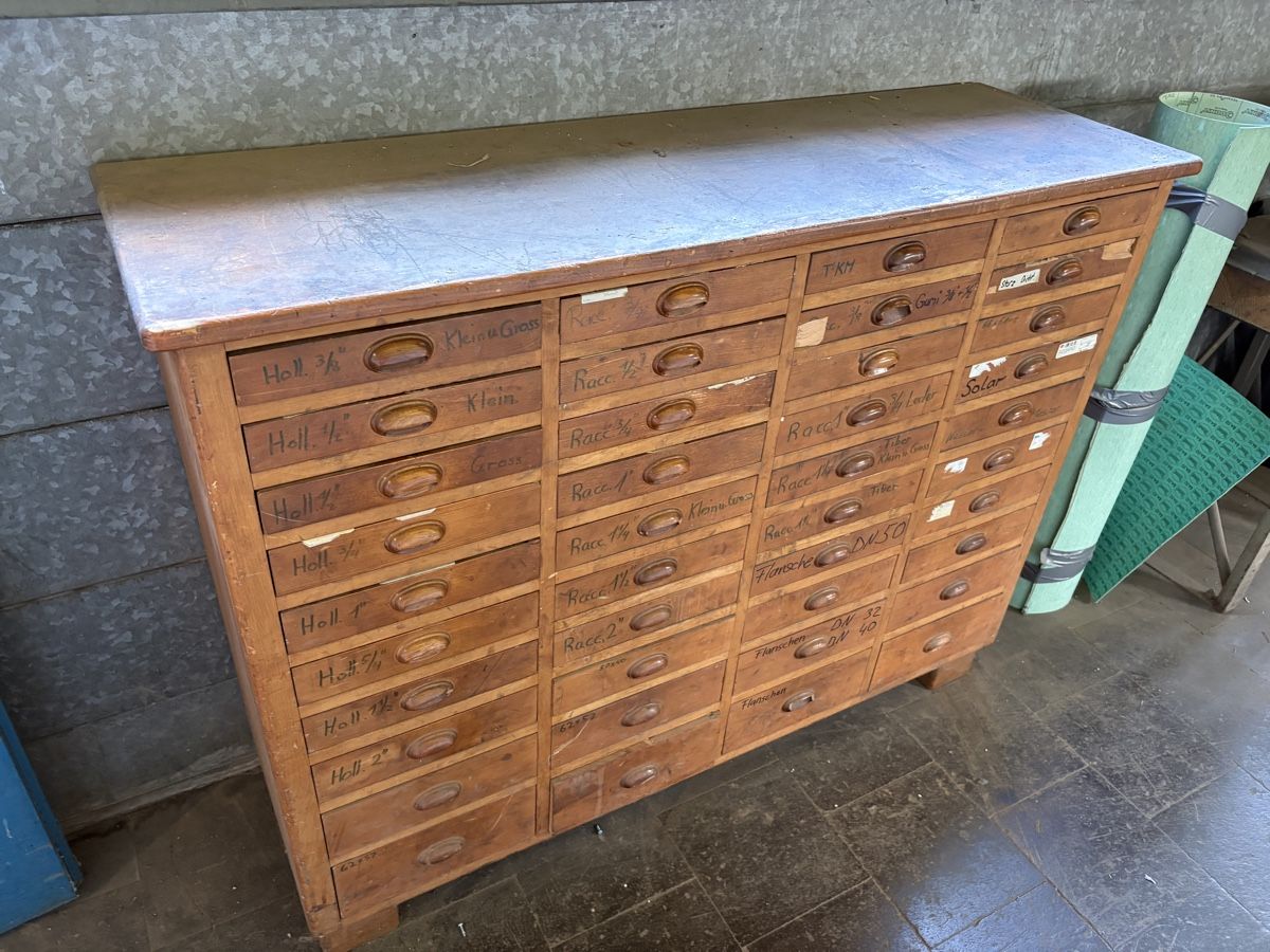 Cassettiere: Apothekerschrank – Usato da Buchs AG venduto da sabrinaryser