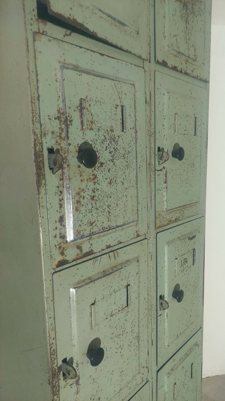 Armadi: Einzigartig aufgearbeiter Spind – Usato da Siblingen venduto da rantiques 1