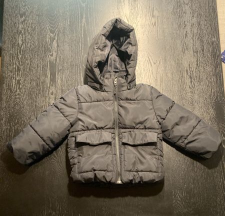 H&M Kinder Winterjacke schwarz Gr. 98/104 – wattiert mit Kap