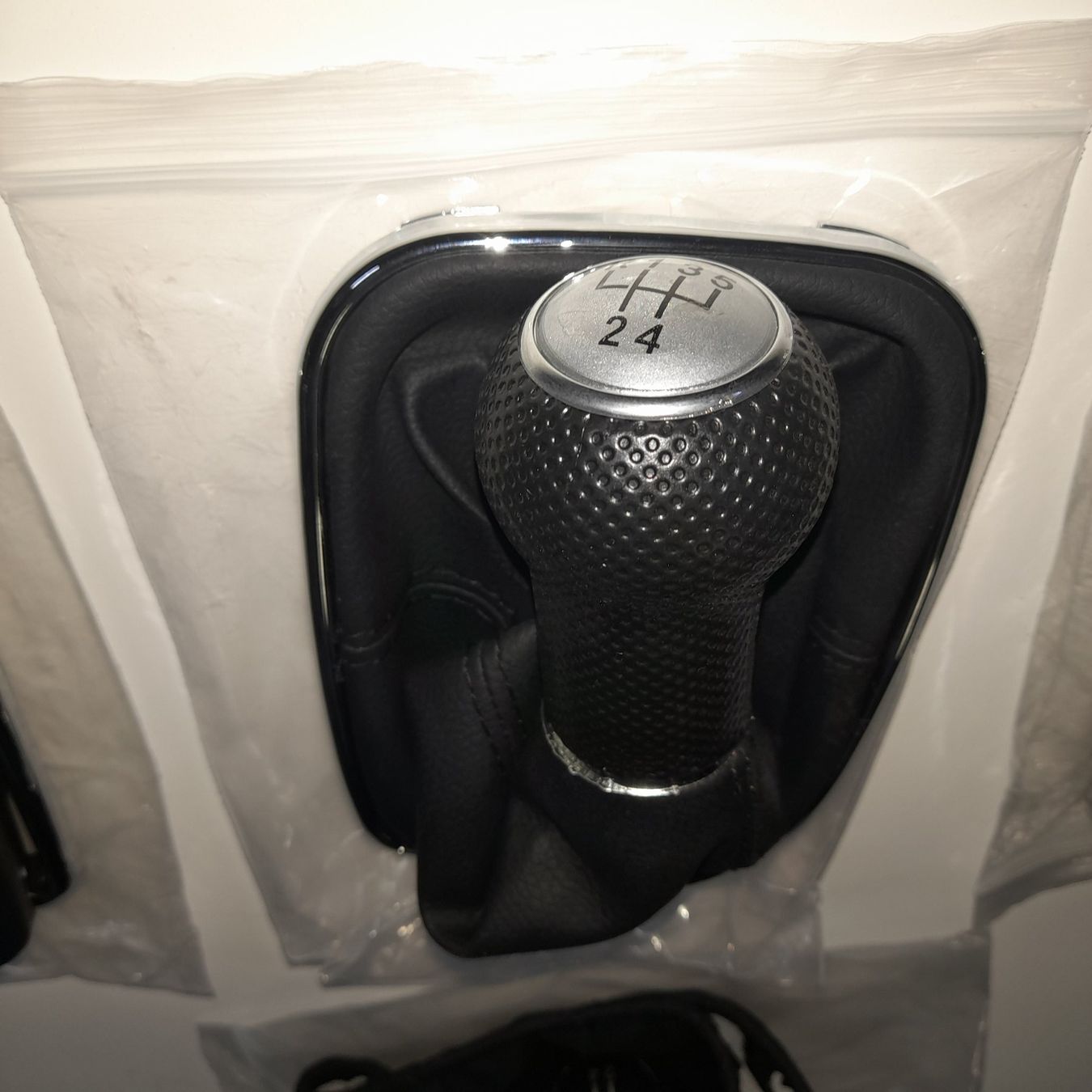 Tutti pezzi di ricambio auto: Schaltknauf Golf 4/Bora – Nuovo e nell'imballaggio originale da Cham venduto da vento9 1