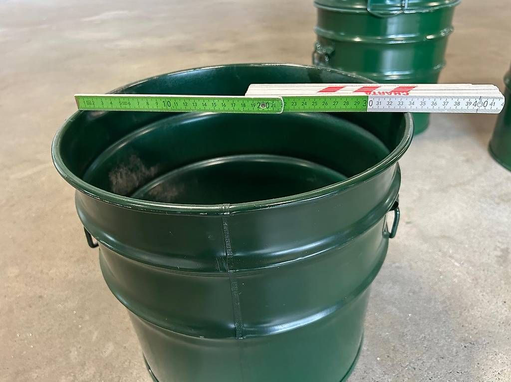 Accessori: Metall Fass Eimer 30 Liter mit Spannring Deckel – Usato da Altdorf UR venduto da Magnetize-It 2