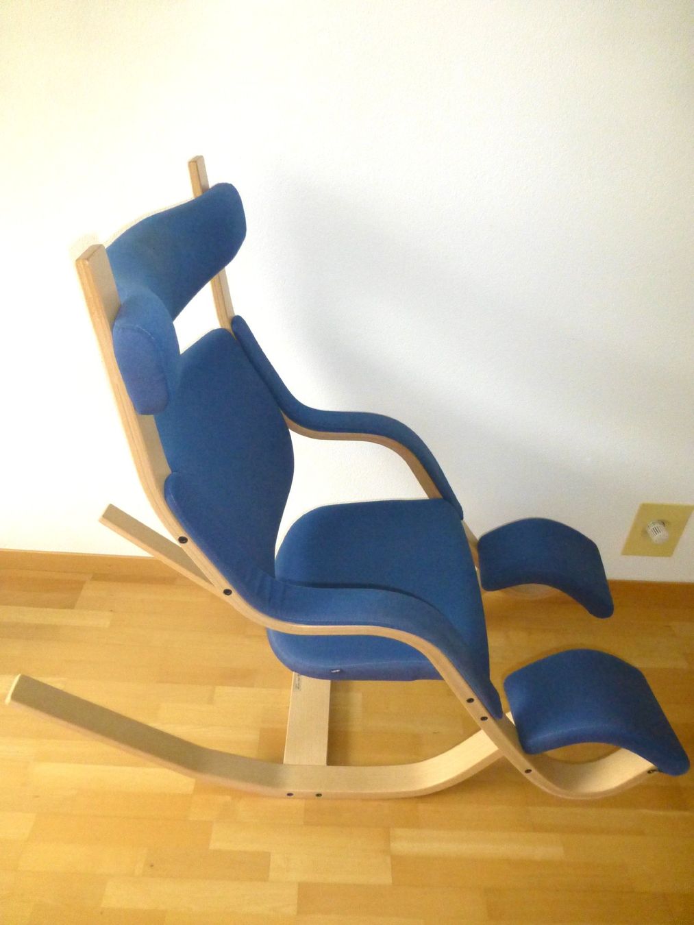 Varier Poltrone: Varier Gravity Balans ergon. Relaxsessel, Opsvik (Abholung) – Usato da Hombrechtikon venduto da Squalo13 3