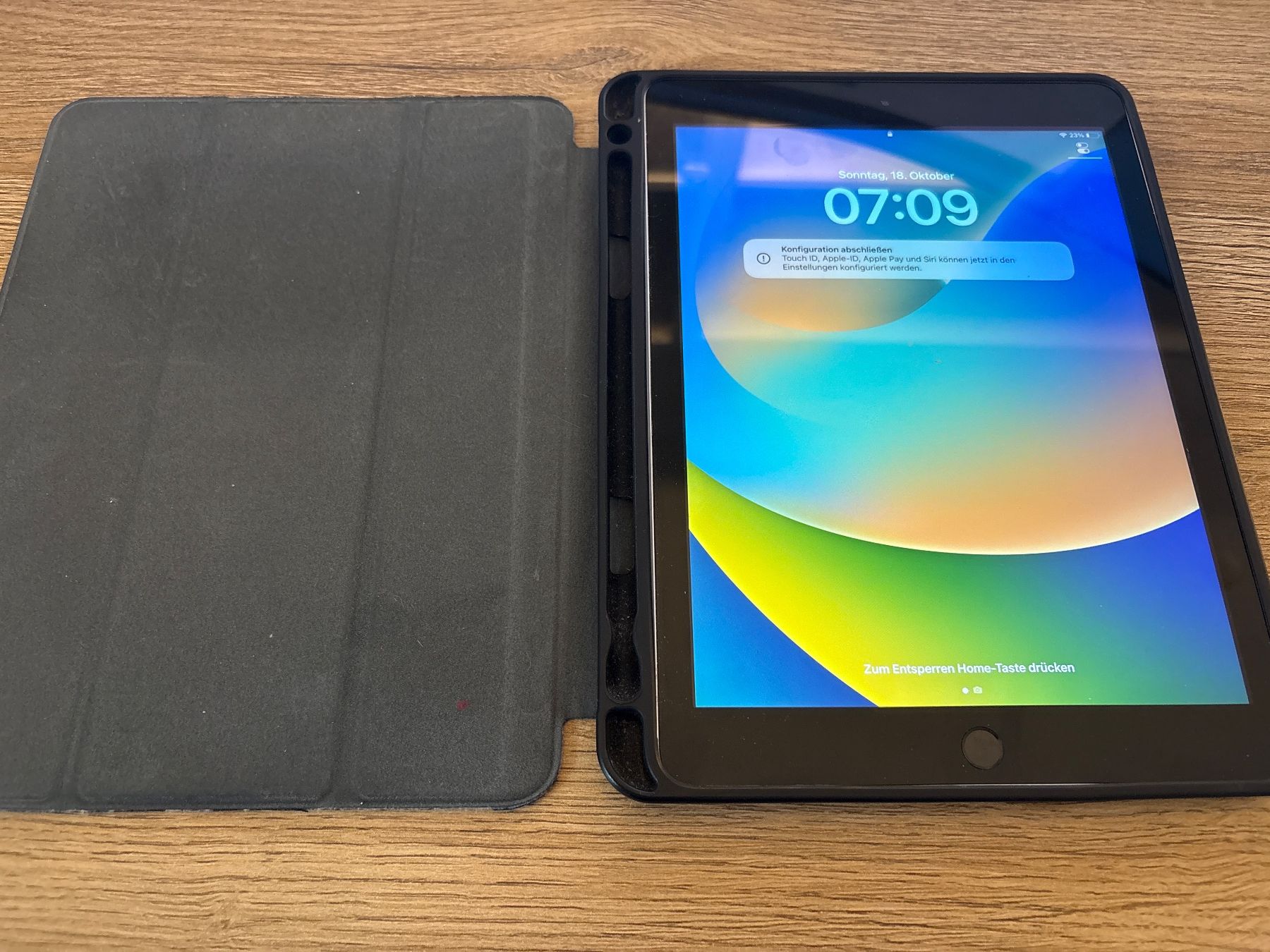 Apple Tablet PC: iPad 128GB (5. Generation) – Gebraucht aus Aarau von micoud 2