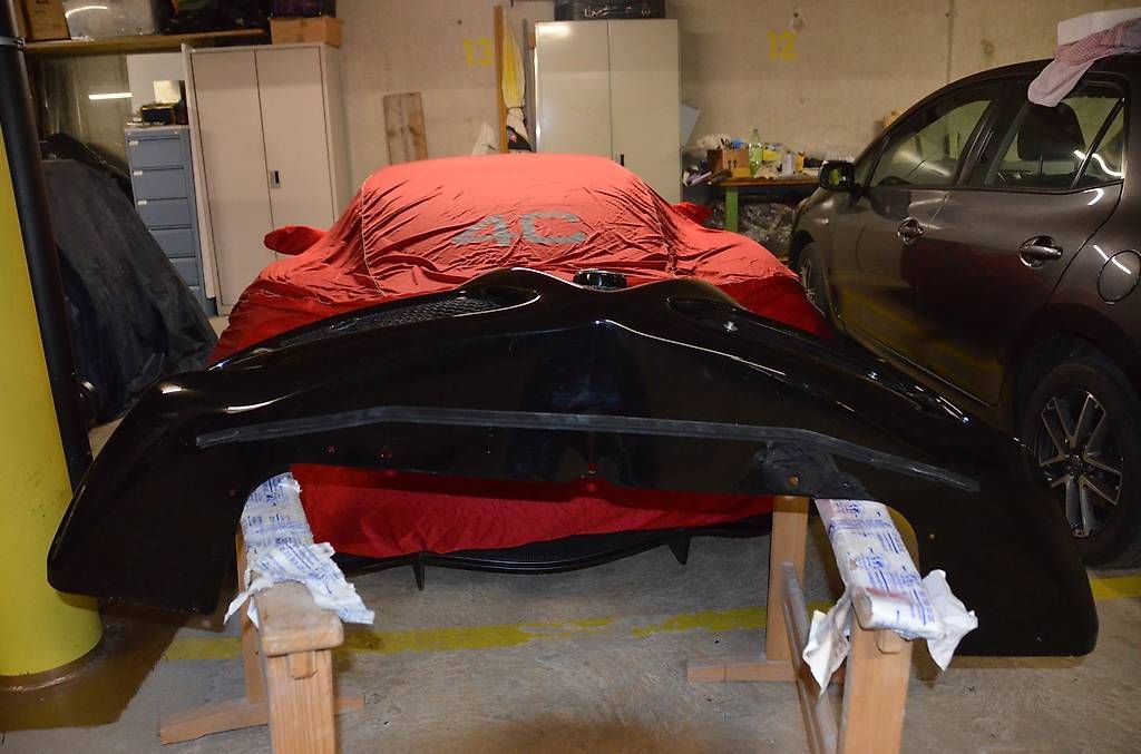 Tutti pezzi di ricambio auto: Pare-choc AV Alfa Romeo 4C  – Usato da Prilly venduto da rit_m7xw 2