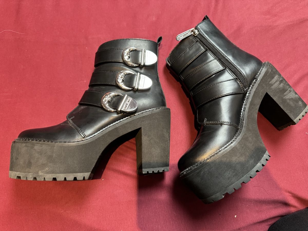 Killstar Damenschuhe: Killstar Oracle Boots Size 37, excellent condition – Gebraucht aus Wangen ZH von LilithAdriana 2
