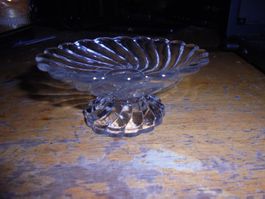 kleine Stand Schale aus dickem Glas, dekorativ