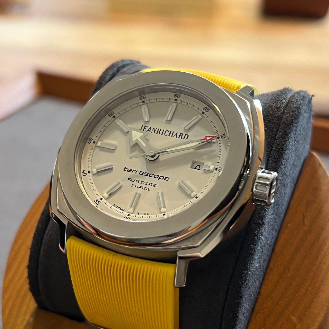 JeanRichard Uhren: JeanRichard Terrascope Silver Dial Automatic Date 60500 – Gebraucht aus Carouge GE von Watchaser 2