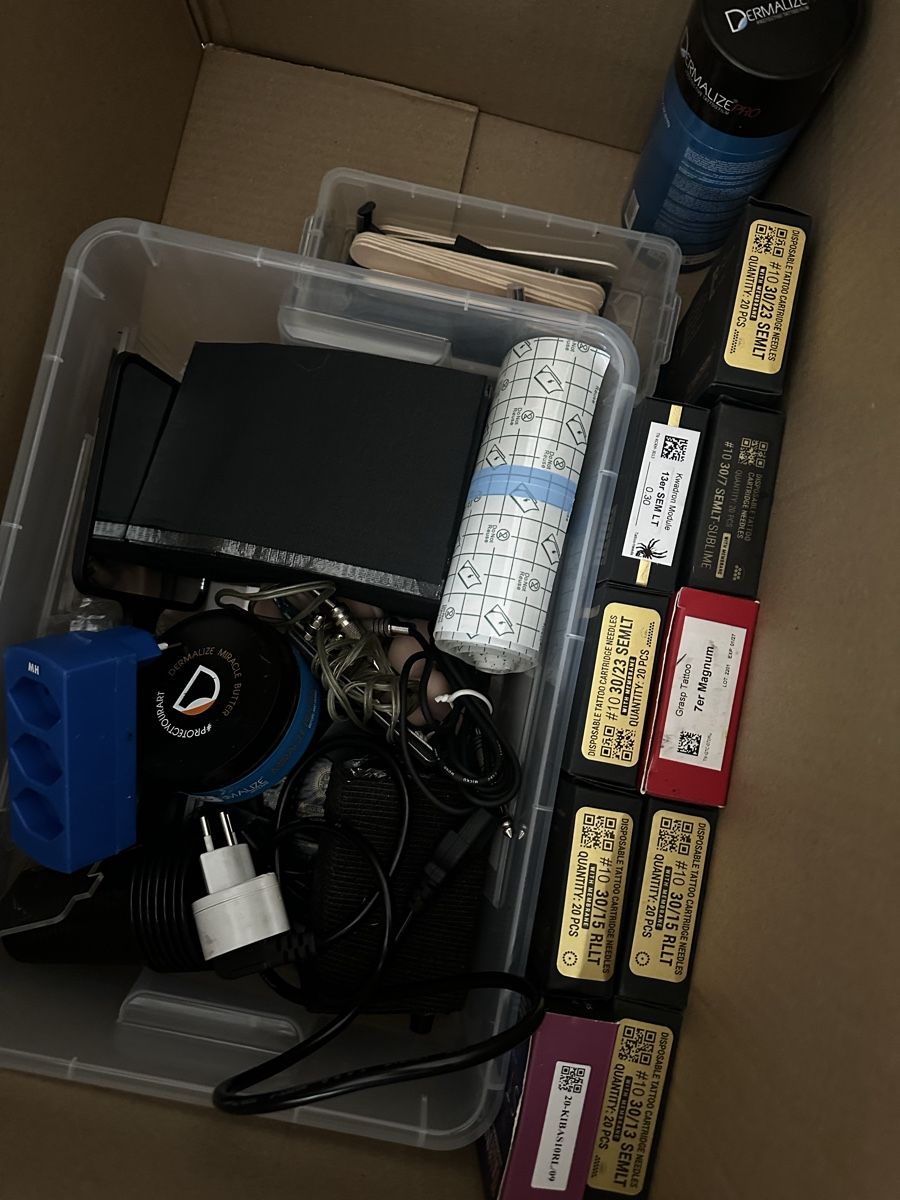 Tutti gli attrezzi: Tattoo supply groß box voll – Nuovo (secondo la descrizione) da Sarmenstorf venduto da pet_bfz6 1