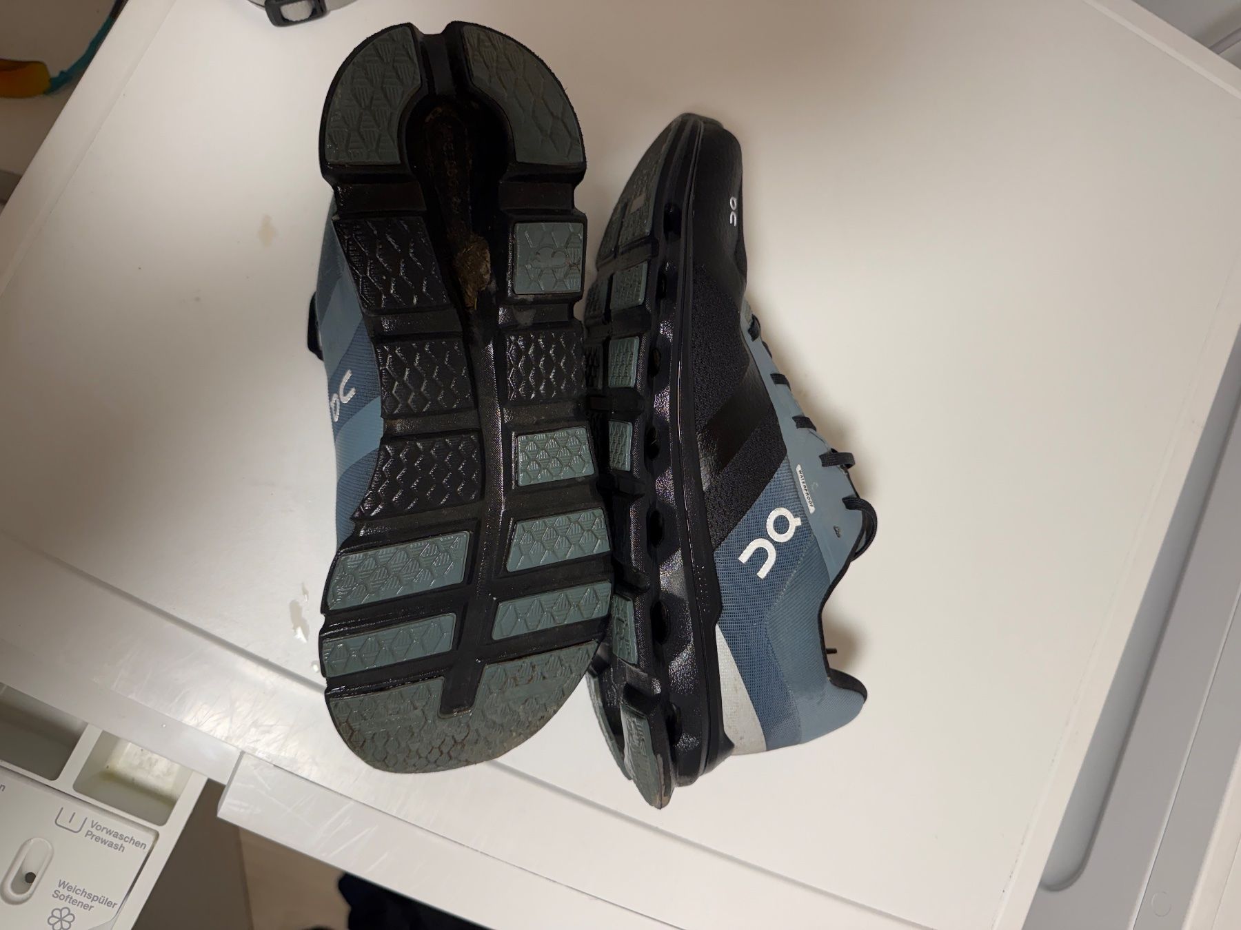 Scarpe da uomo: On Cloudrunner waterproof – Usato da Utzenstorf venduto da MountainClimbers 2