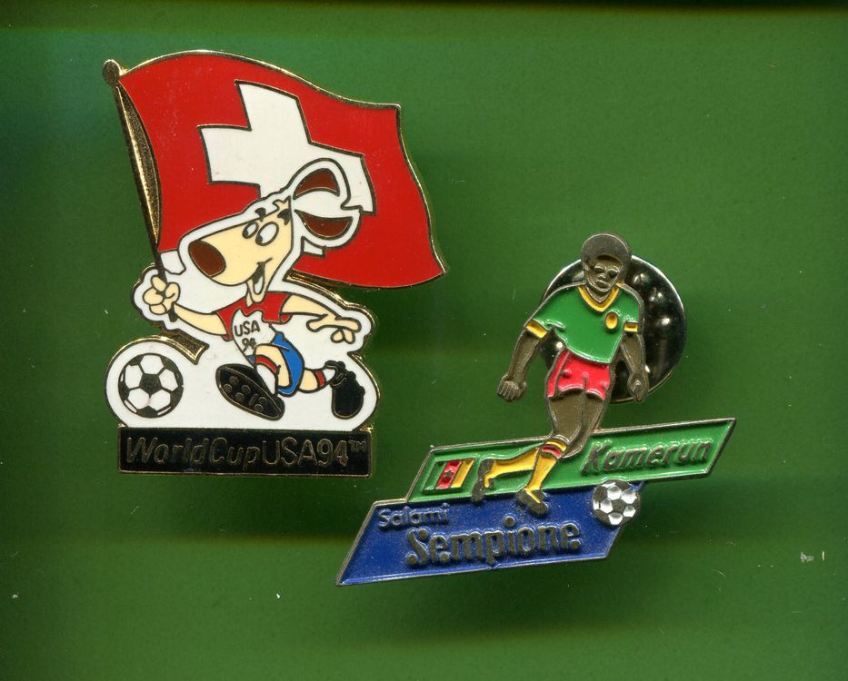 2 Pins Fussball Kaufen auf Ricardo