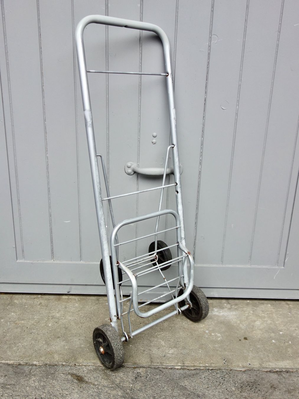 Autres articles pour la maison: Kistentrolley EinkaufswagenTransportroller Sackkarre – D'occasion à Kerzers par zimmergruen 3