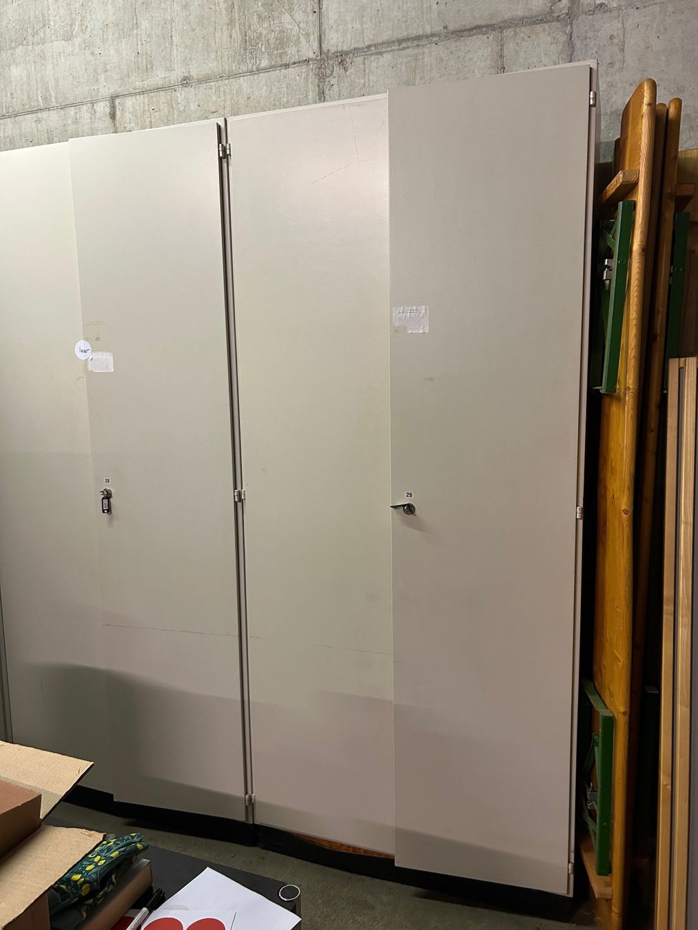 Armadi: Holzschrank – Usato da Urtenen-Schönbühl venduto da inf_9fnm 2
