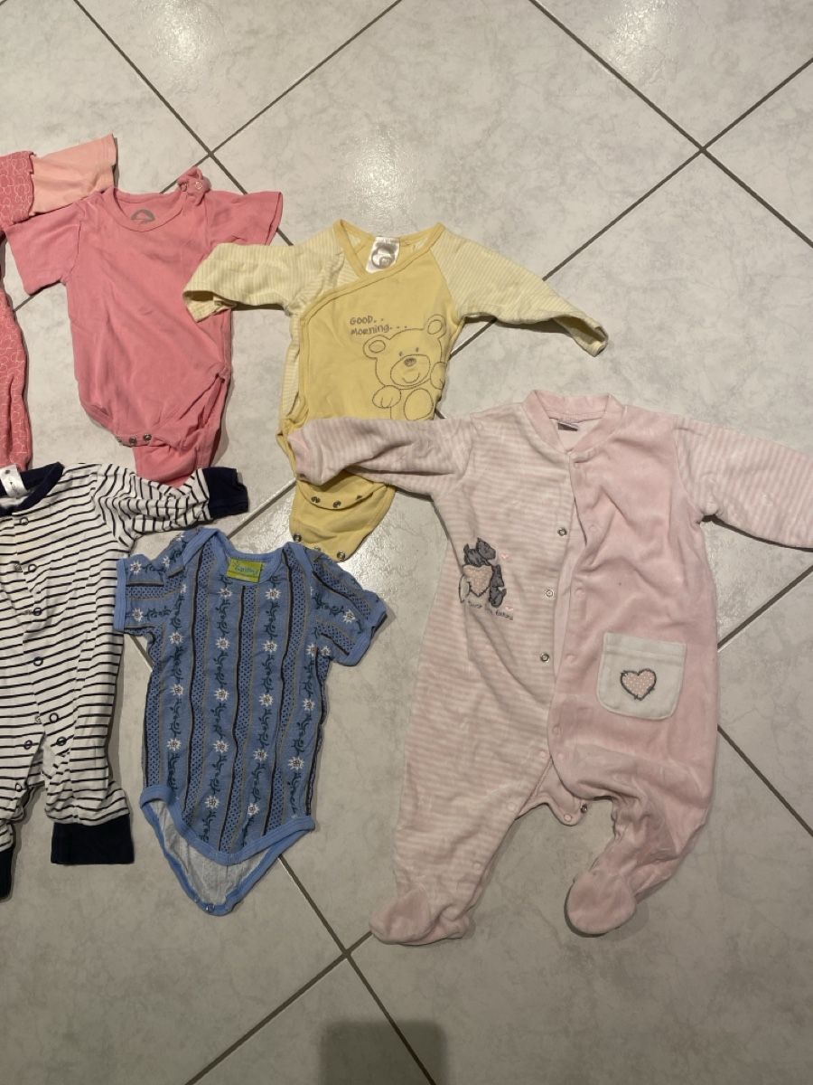 Kleiderpakete & -sets: Süsses Babystrampler Kleiderpaket Gr. 60/68 – Gebraucht aus Haag (Rheintal) von 2026Top 1
