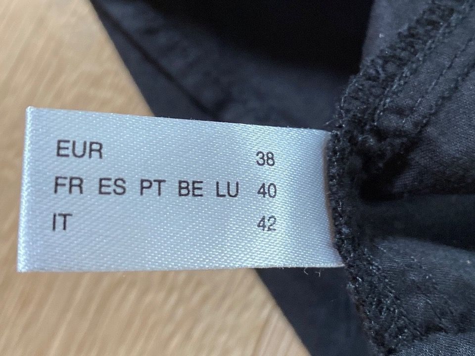 C&A Camicette: Schwarze Kurzarmbluse Grösse 38 – Usato da Winkel venduto da Flyhy2020 6