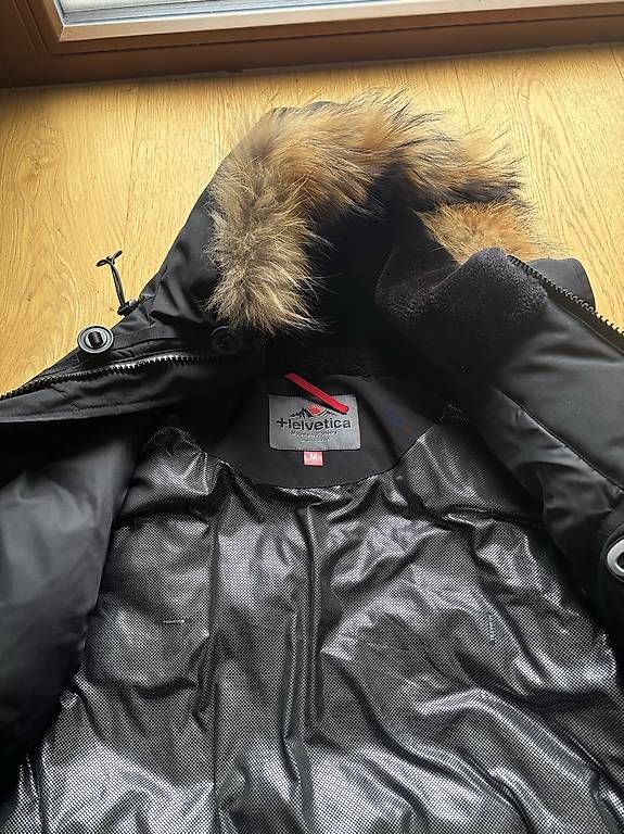 Cappotti: Parka noir en fourrure  – Usato da Martigny venduto da ste_xq2y 1