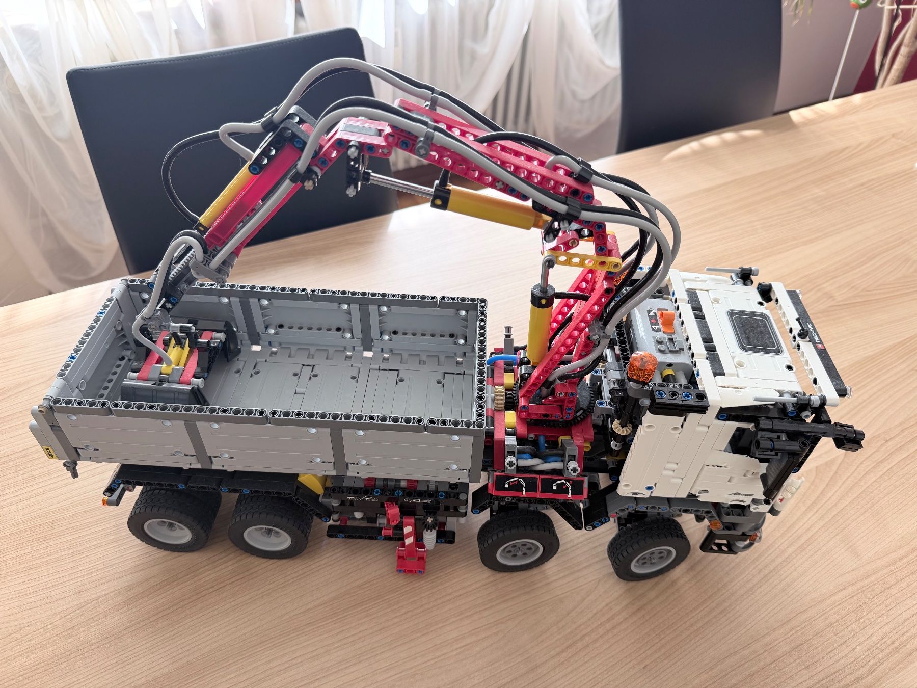 Lego Giocattoli: LEGO Technic 42043 Mercedes Benz Actros – Nuovo (secondo la descrizione) da Emmenbrücke venduto da Pplotter 1
