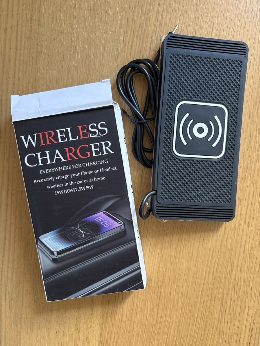 Caricabatterie: Wireless charger – Nuovo (secondo la descrizione) da Genève venduto da Bouux
