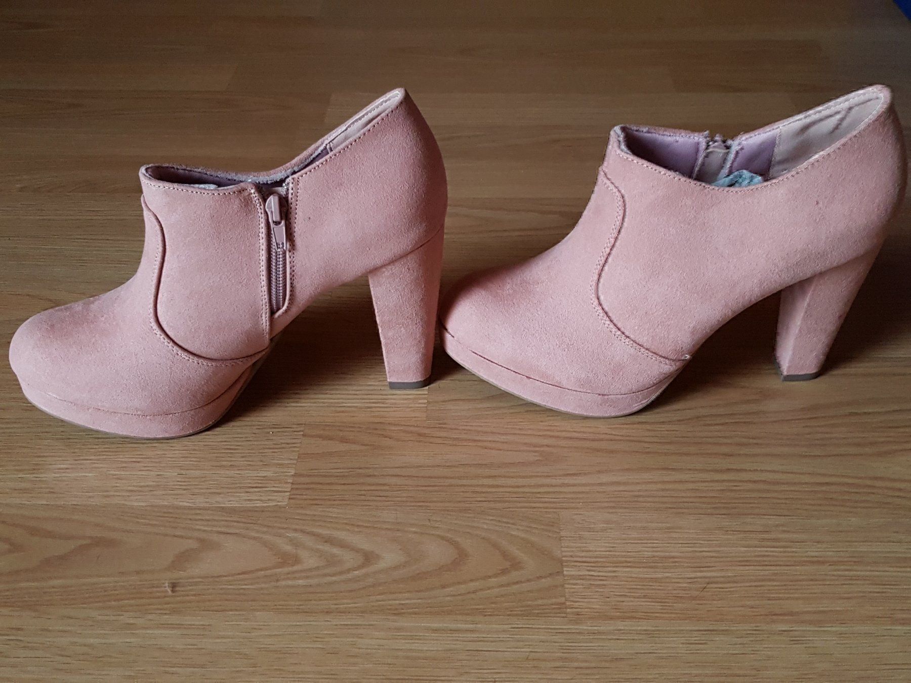 Scarpe da donna: Neue Schuhe in der Gr.40 – Nuovo (secondo la descrizione) da Döttingen venduto da Verkauf 1