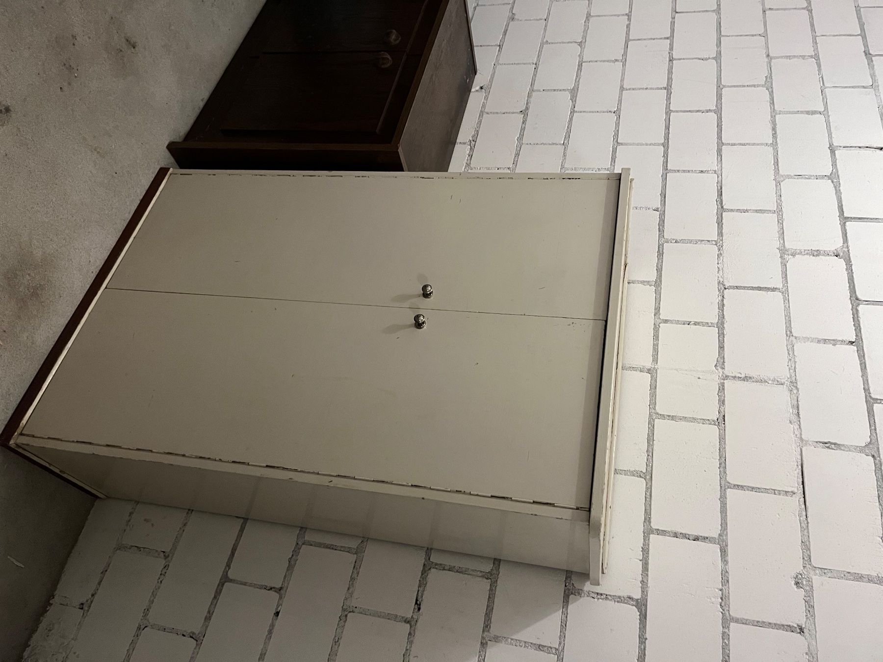Armadi: Schrank – Usato da Bern venduto da haeev