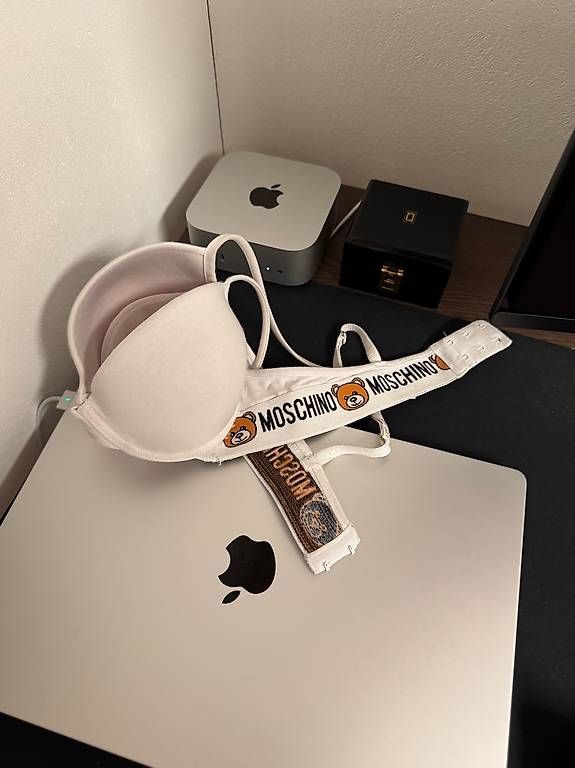 Moschino Autres dessous: Moschino White Bear Bra - Size B75 – D'occasion à Schübelbach par Rahnmont