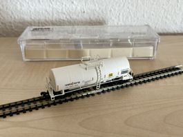 N Trinity 17.600 gallons Tank Car Univar #70713 Atlas