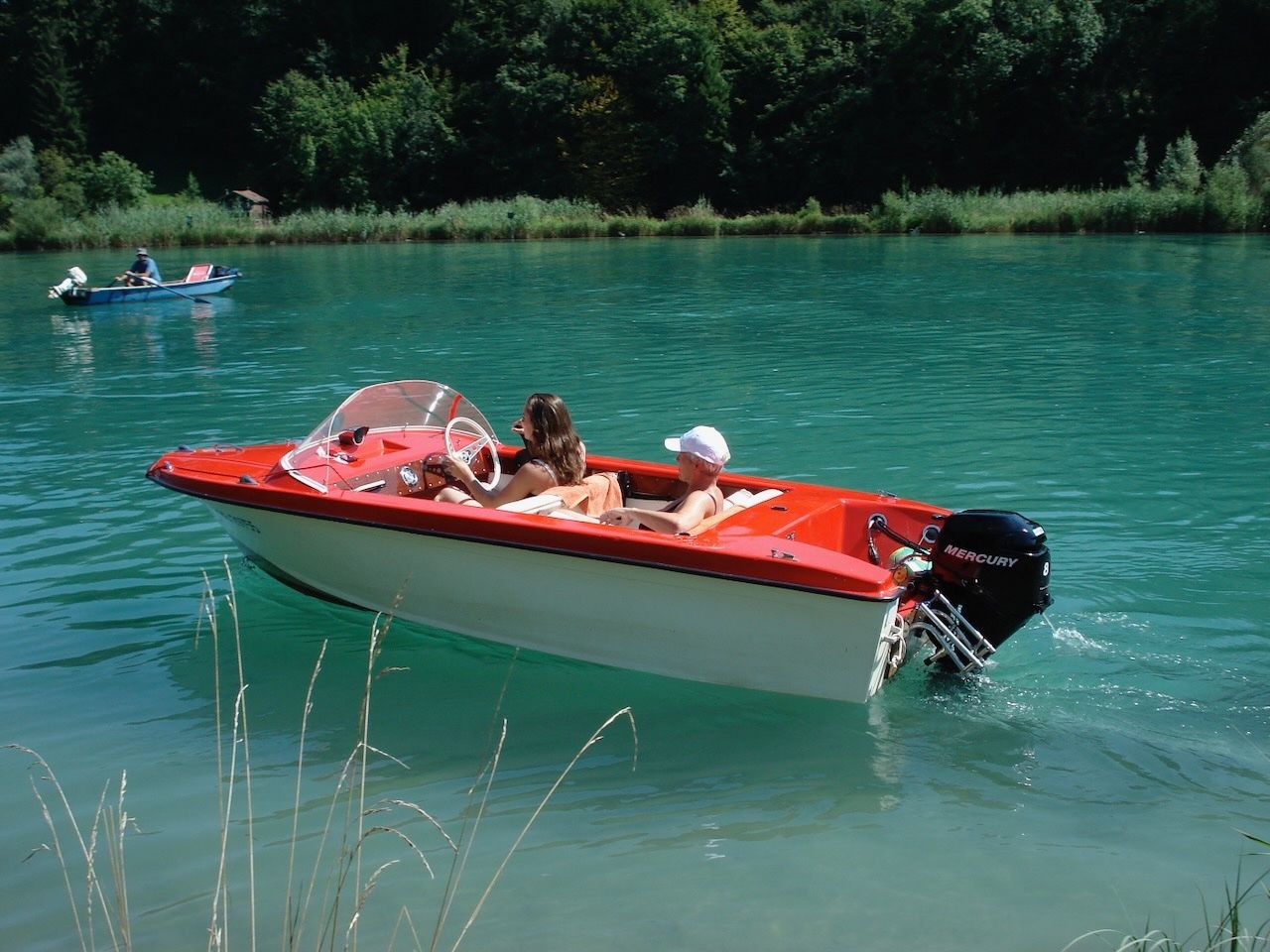 Boote: 8-PS Motorboot 4-plätzig – Gebraucht aus Herrenschwanden von Domperignon 1