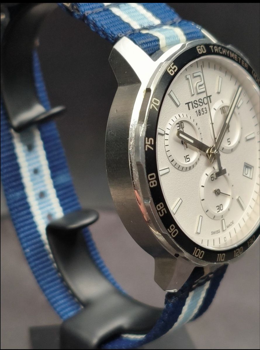 Tissot Orologi: Tissot Chronograph mit Stoffarmband – Usato da Hermetschwil-Staffeln venduto da Sharone4 3