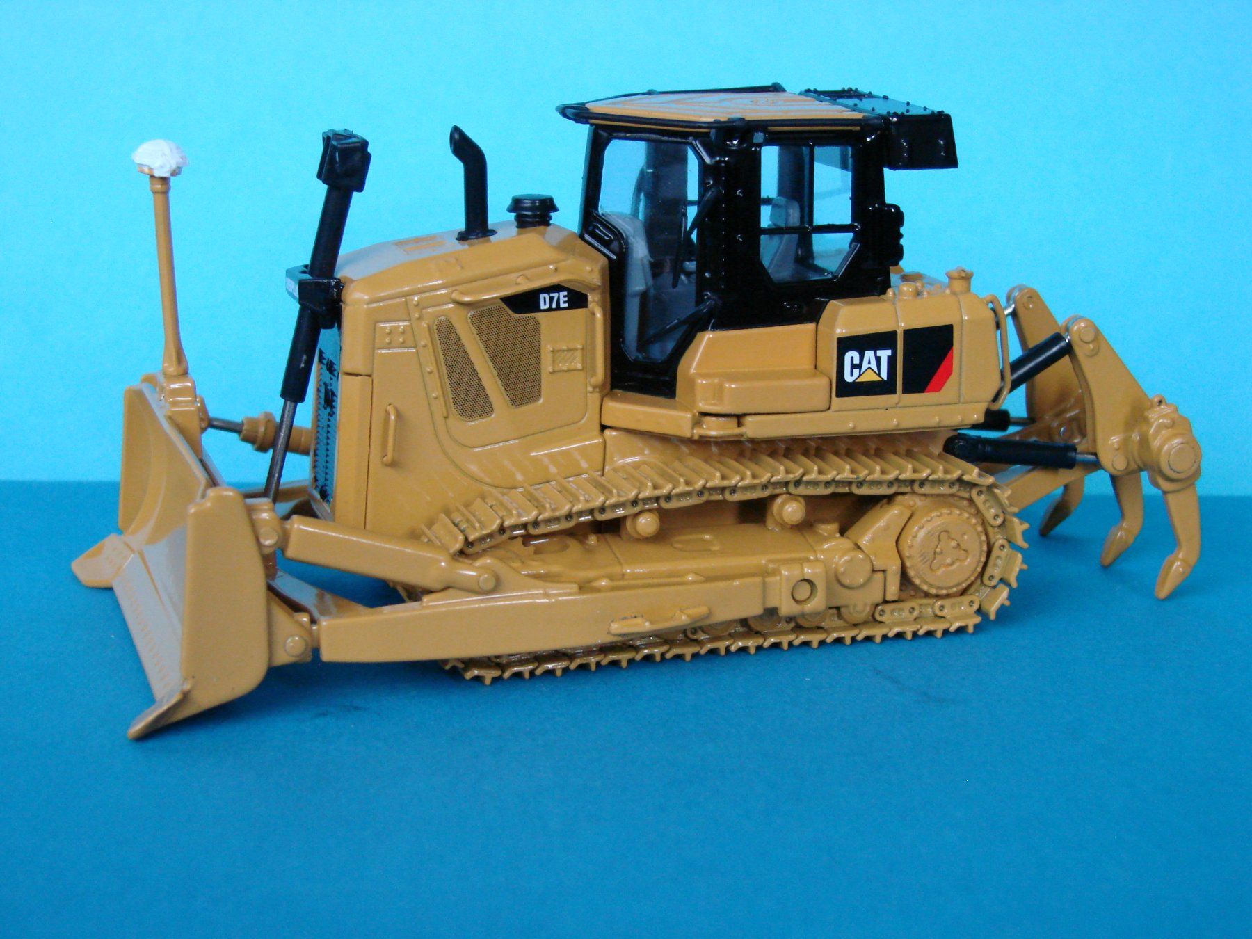 Caterpillar Kit di modellismo & Modellini statici: CAT D 7 E Kettendozer – Nuovo e nell'imballaggio originale da Mitlödi venduto da worker04 1