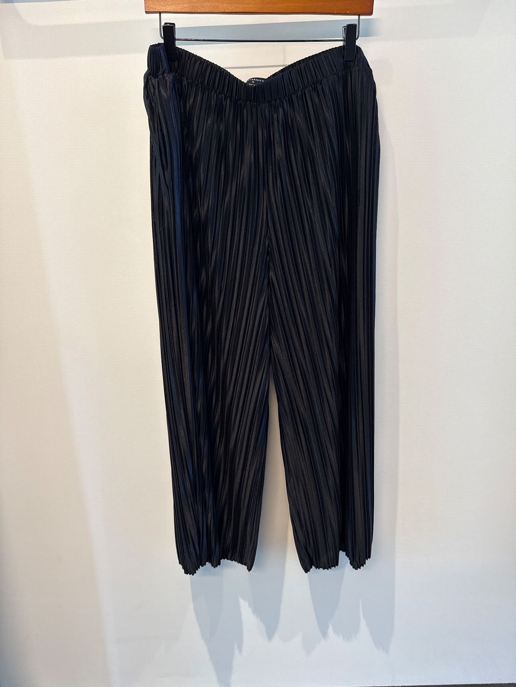 Pantaloni: John Lewis Schwarz weites Bein / Culottes – Usato da Spreitenbach venduto da BritToSwiss