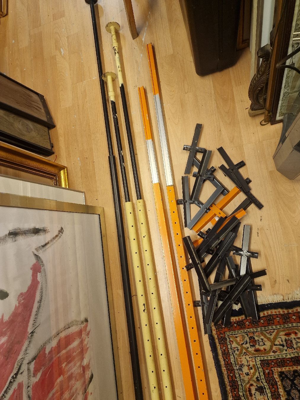 Scaffali: Konvolut 5× teleskopstangen/Regalsystem – Usato da BERN venduto da Intarsia 4