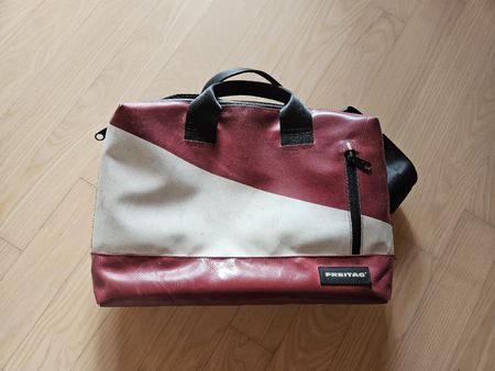 Freitag Tasche MOSS 301, rot/weiss, 40x30cm