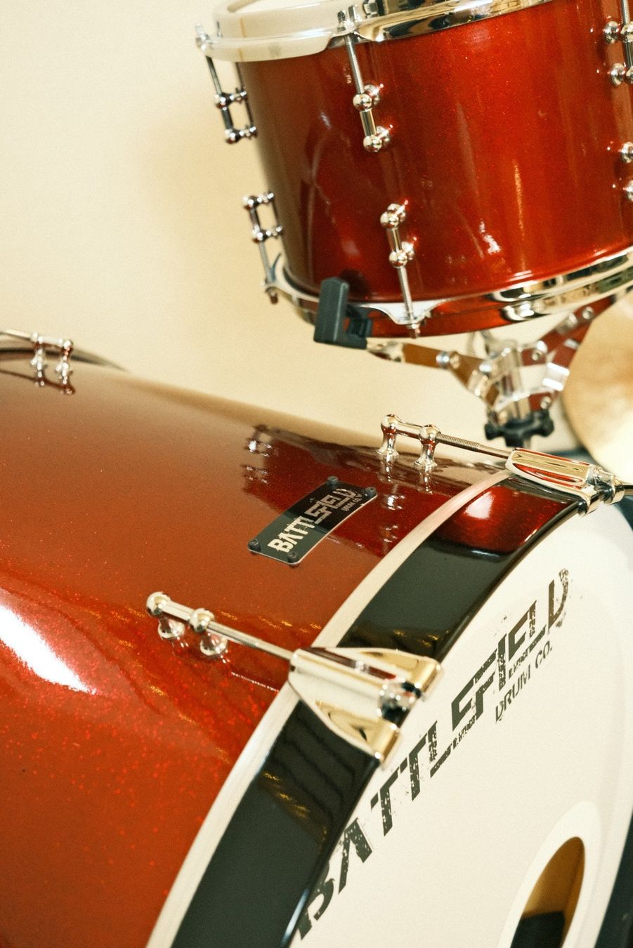 Strumenti musicali: Drumkit - 24", 12", 16" - Battlefield USA Custom Drums – Usato da Villars-Burquin venduto da loricmat 1