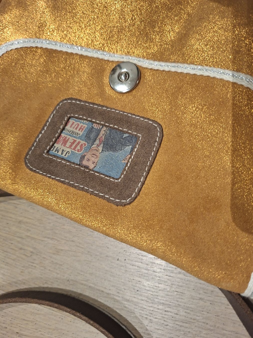 Borse da donna: Vintage style gold shoulder bag – Usato da Zürich venduto da oli_p8cc 1