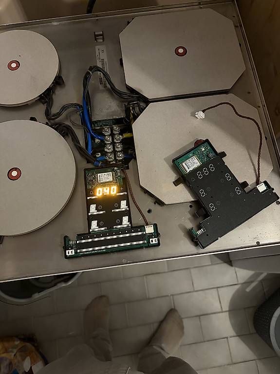 Miele Cucine: Miele KM7464 plaque induction ERR / defekt / défaut – Difettoso da La Conversion venduto da martianmelle