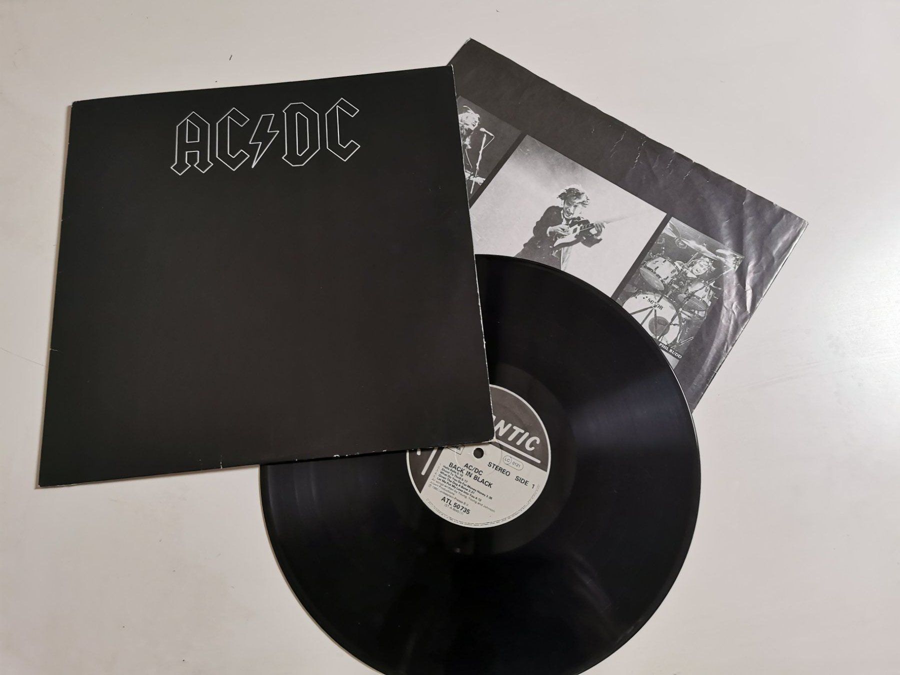 Vinyles: AC / DC - BACK IN BLACK – D'occasion à Grafenried par House-of-Oldies