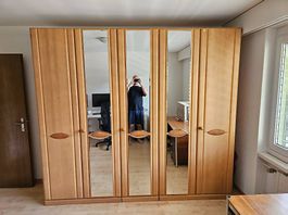 Kleiderschrank