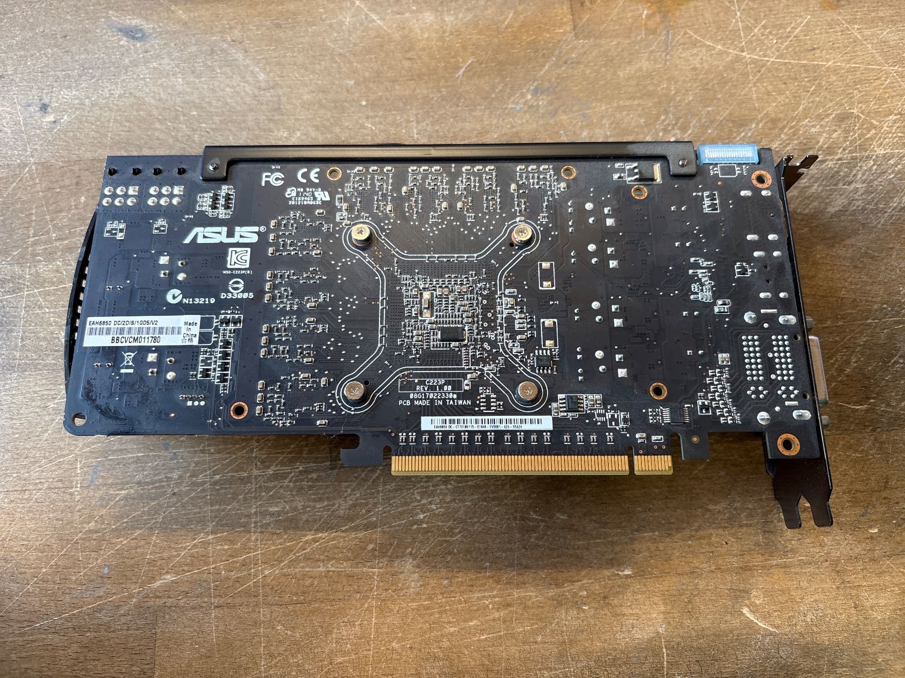 Amd Schede grafiche: Grafikkarte ASUS HD 6850 DirectCU V2 – Usato da Chur venduto da Feschtland 1