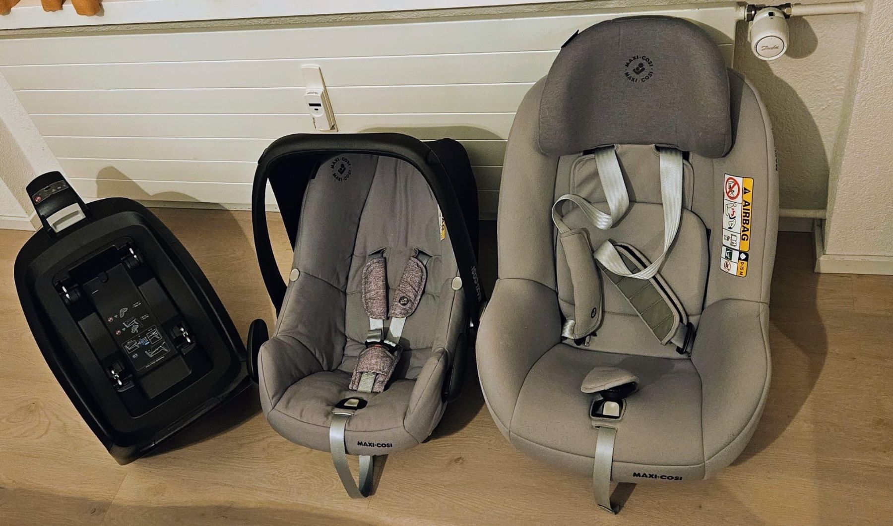 Maxi-Cosi Seggiolini per auto: Maxi-Cosi FamilyFix Seats Bundle – Usato da Zumikon venduto da pnt_nyt5