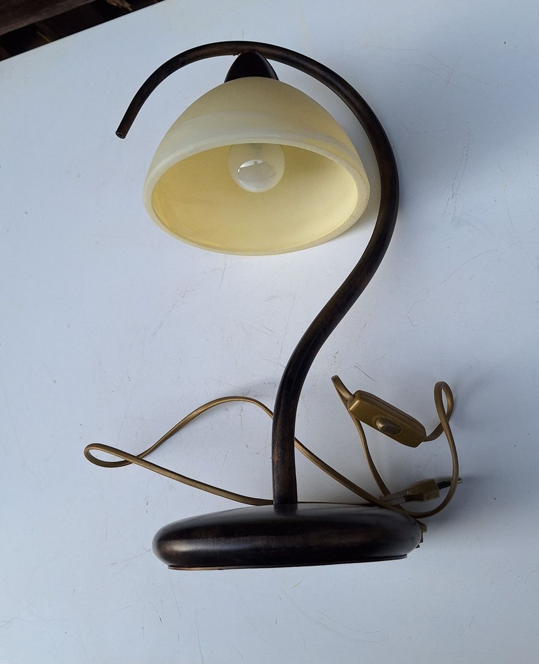 Lampade: Vintage Tischlampe, Nachttischlampe – Usato da Weinfelden venduto da JoeBaer