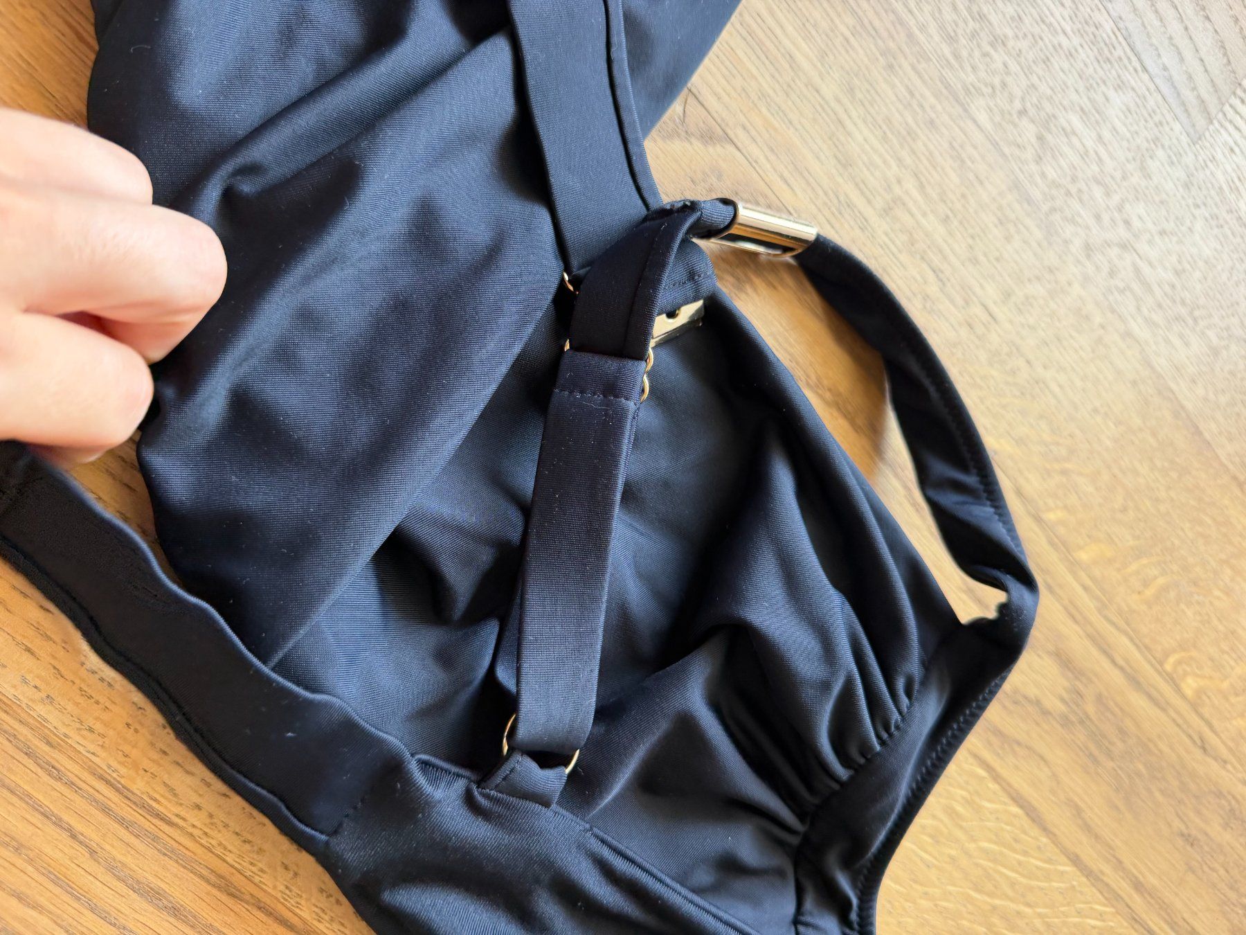 Calzedonia Badekleider & Bikinis: Bikini Oberteil schwarz Calzedonia – Defekt aus Riehen von edu_92w7 4