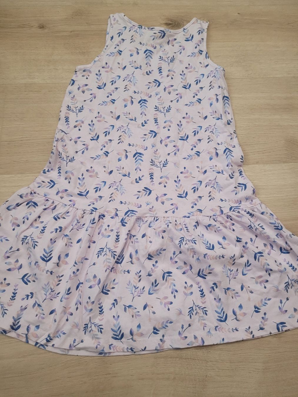 Robes et jupes: Kleid 122/128 – D'occasion à Lupsingen par sta_wgg5 4