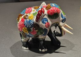 Elefant aus Afrika, Holz geschnitzt, handgemacht