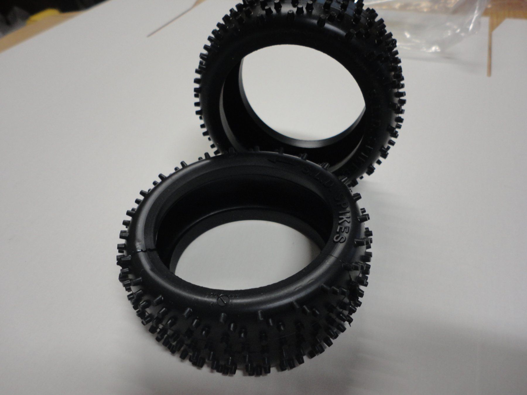 RC Kits de montage: Reifen Buggy 1:8 SPIKES – Neuf avec emballage d'origine à Horgen par RcModell 2