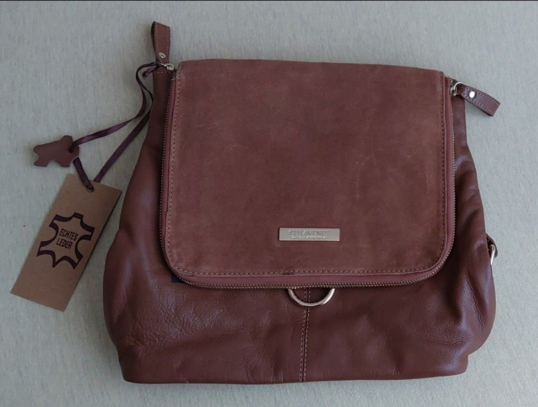 Taschen für Damen: Leder Rucksack – Neu und originalverpackt aus Wislikofen von Ana.Gomes 1