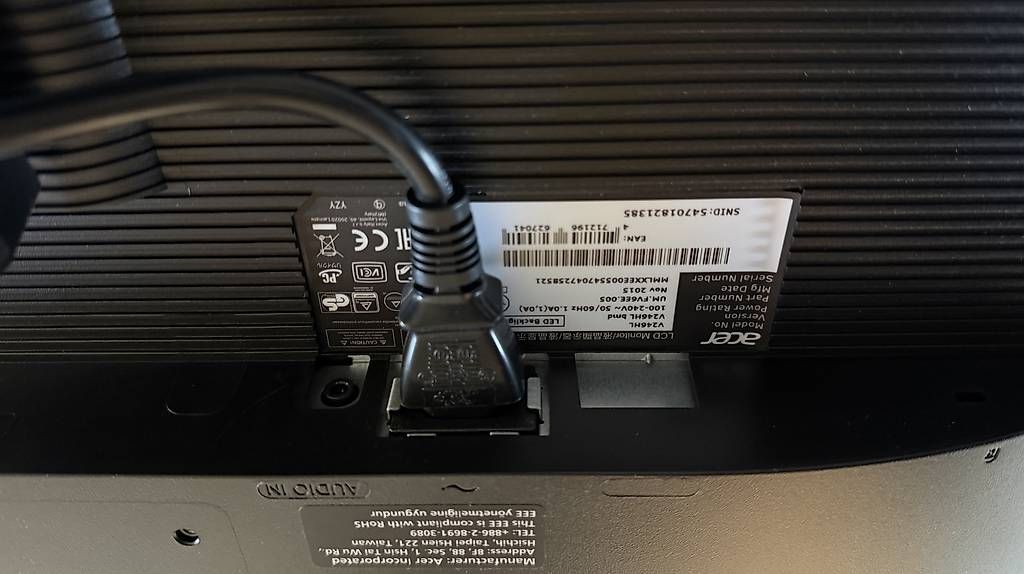 Monitor: Bildschirm (Diagonale 60cm) – Usato da Lausen venduto da dannywidmer 1