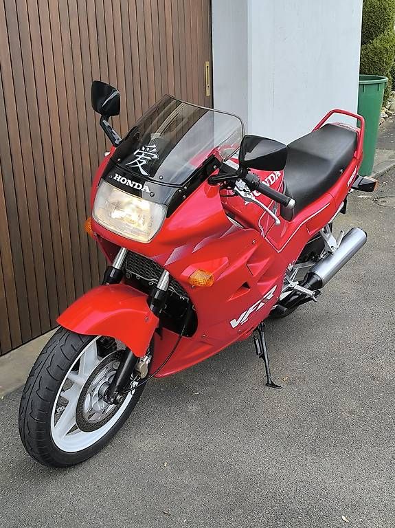 Strada: VFR 750F  RC24 – Usato da Oberkirch LU venduto da japansoul 1